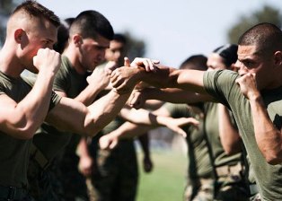 Тренировки по боевым искусствам в армии
